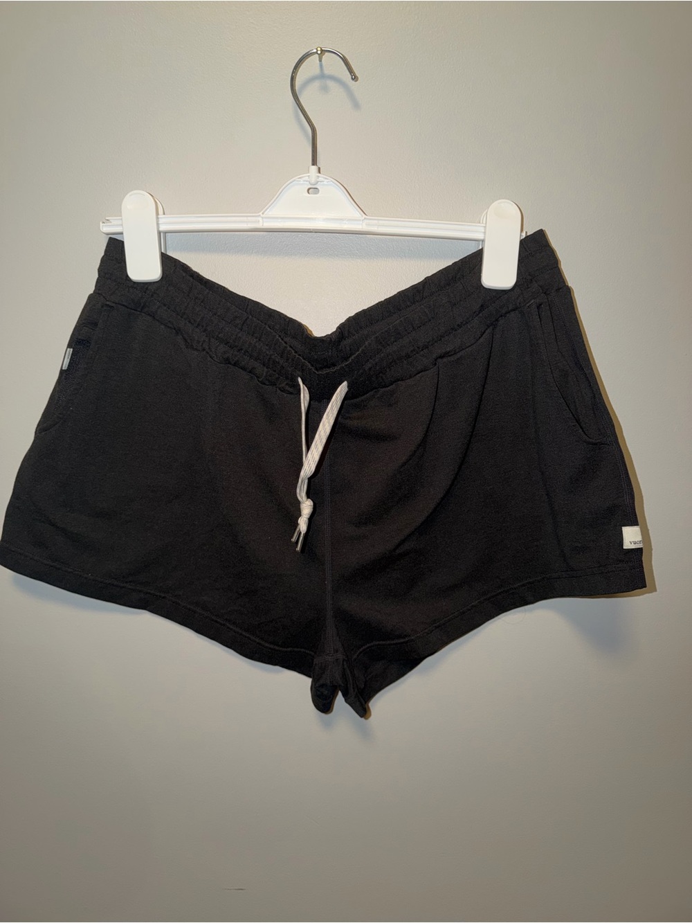 Vuori Black Women's Drawstring Athletic Lounge Shorts